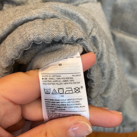 Grey puff vest - Picture 4 of 4